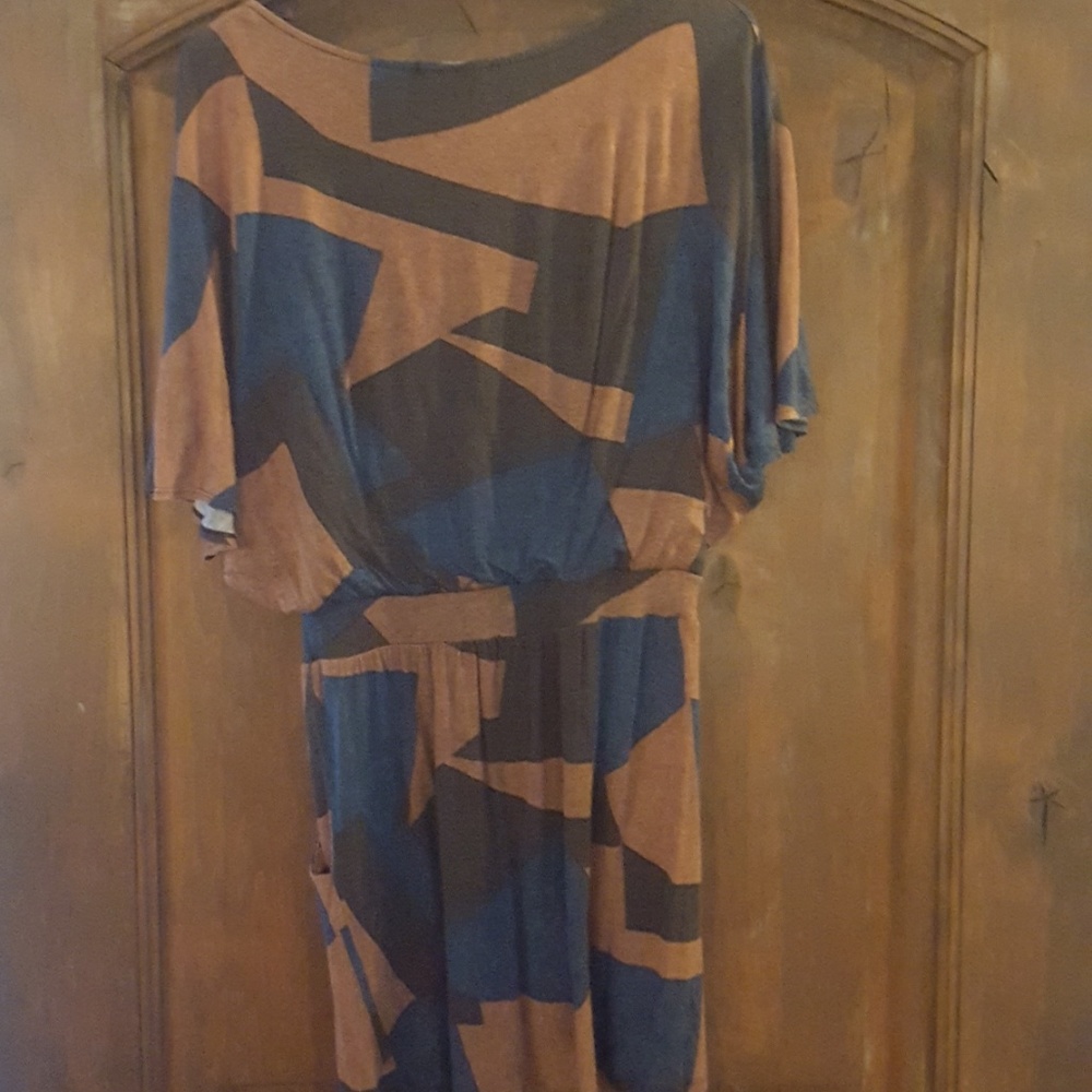 Lush dress - Picture 4 of 5
